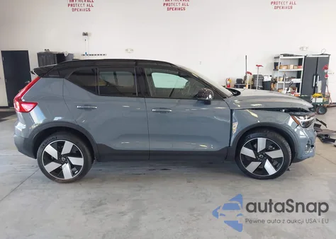 2023 Volvo Xc40 Recharge Pure Electric Twin Ultimate z USA, uszkodzony, nr VIN YV4ED3UMXP2087183
